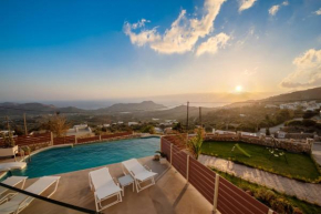Villa Plakias Sunset with Heated Pool & Childrens Area, Walk to Restaurant